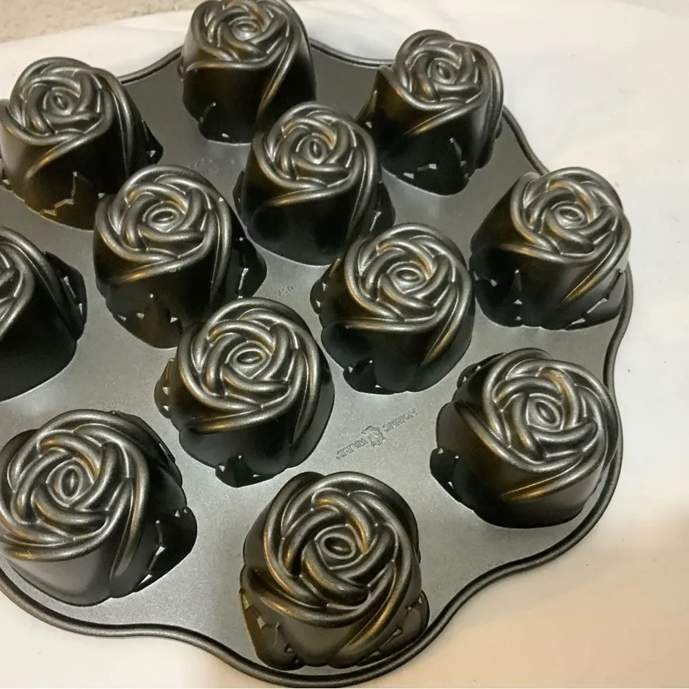 Nordic Ware sweetheart roses pan